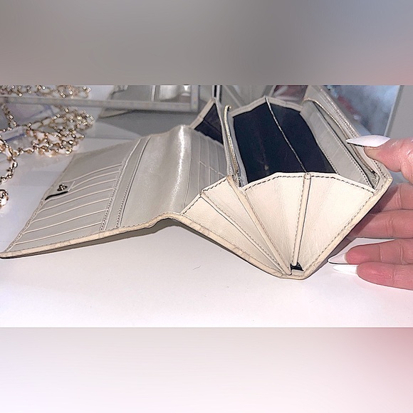 🤍 Gucci GG Guccisima Long Wallet Snap Zipper Gold GG with Chain WOC Bone Beige - Picture 6 of 13